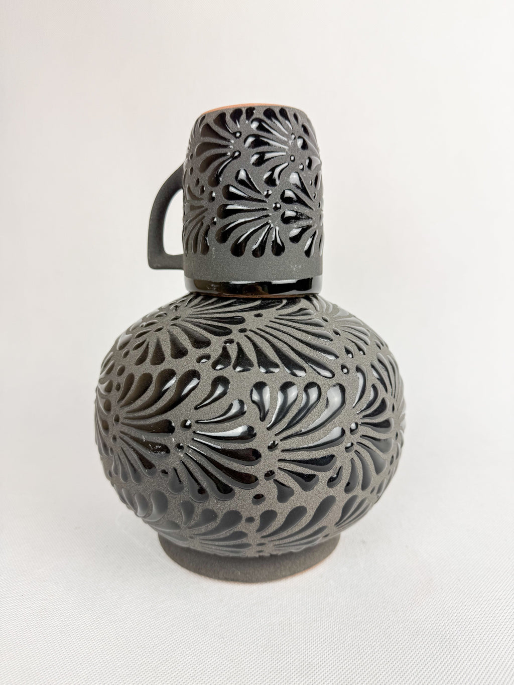 Mexican Black Talavera Style Water Bottle - Botellon Engobe Negro