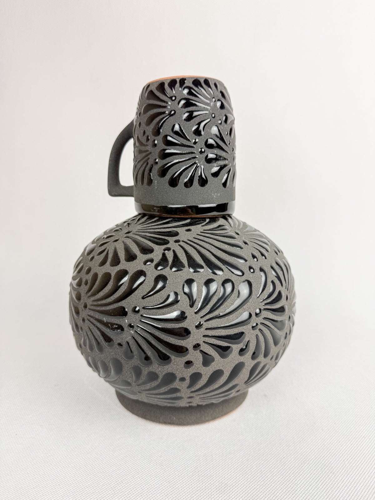Mexican Black Talavera Style Water Bottle - Botellon Engobe Negro