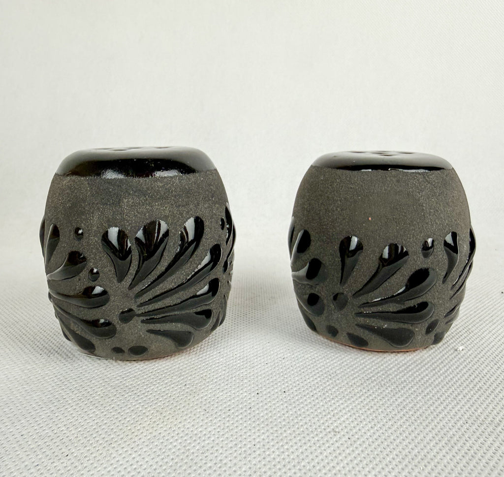 Talavera Style Black Salt Pepper Shaker- Salero Engobe Negro