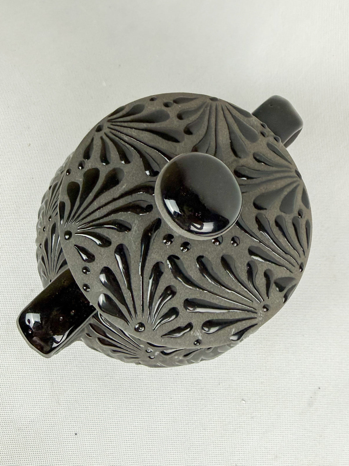 Black Talavera Style Clay Pot Not for Cooking - Olla Bombonera Engobe