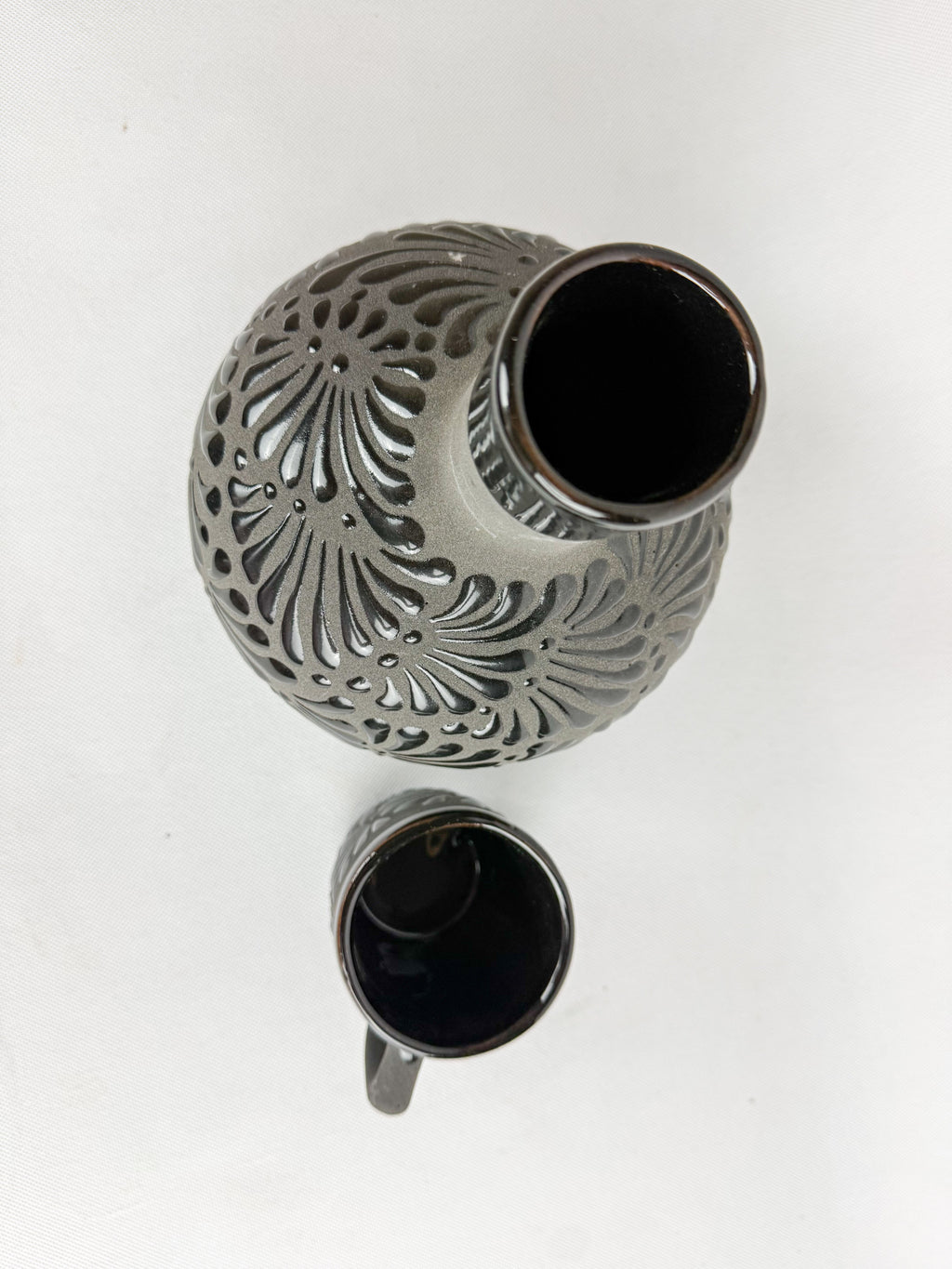 Mexican Black Talavera Style Water Bottle - Botellon Engobe Negro