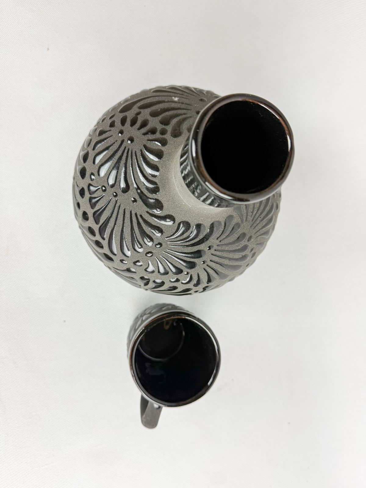 Mexican Black Talavera Style Water Bottle - Botellon Engobe Negro