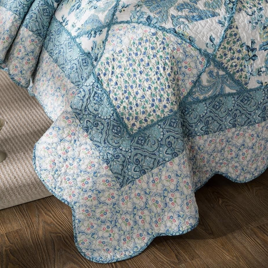 White & Blue Floral Patchwork Quilt Set — Vintage Cottage Bedroom Decor, Scalloped Cotton Bedspread